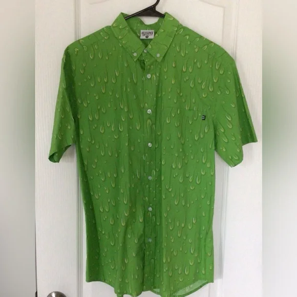 Mens short sleeve 100% cotton button down shirt. - Picture 1 of 3